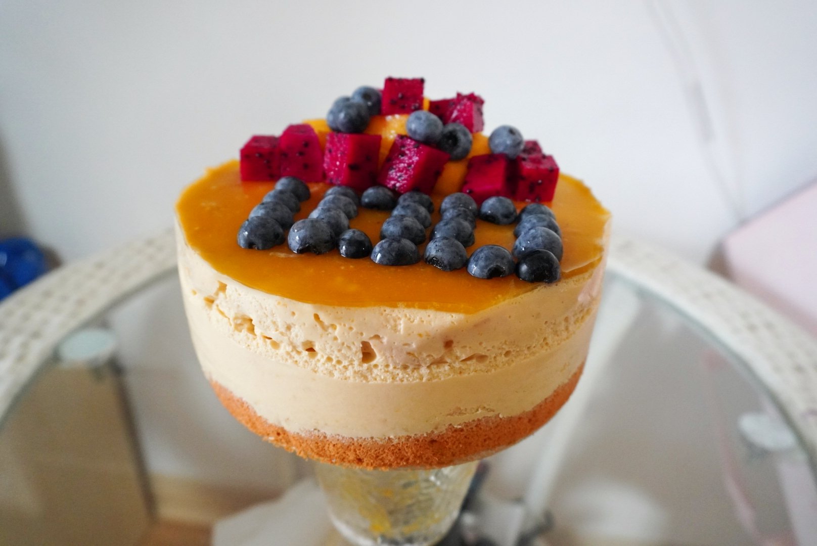 芒果/火龙果慕斯蛋糕——6寸 生日蛋糕，有蛋糕胚夹层，水果慕斯