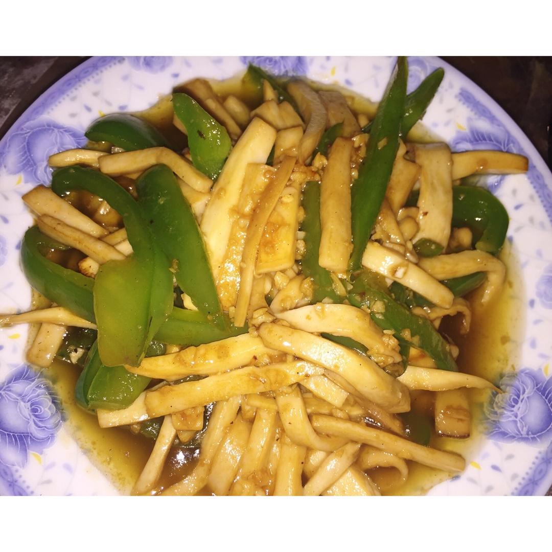 青椒素炒杏鲍菇