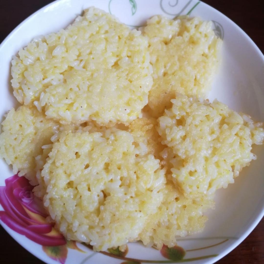 鸡蛋米饭饼