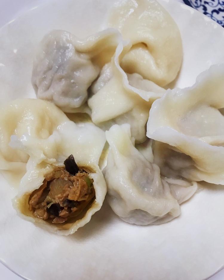 茄子馅饺子（饺子馅会流汁哦）