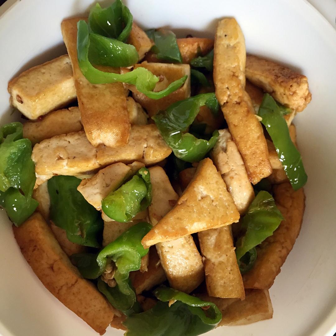 堇乐巫做的青椒豆腐