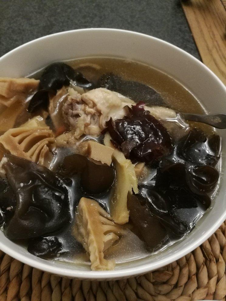 笋干鲜鸡汤