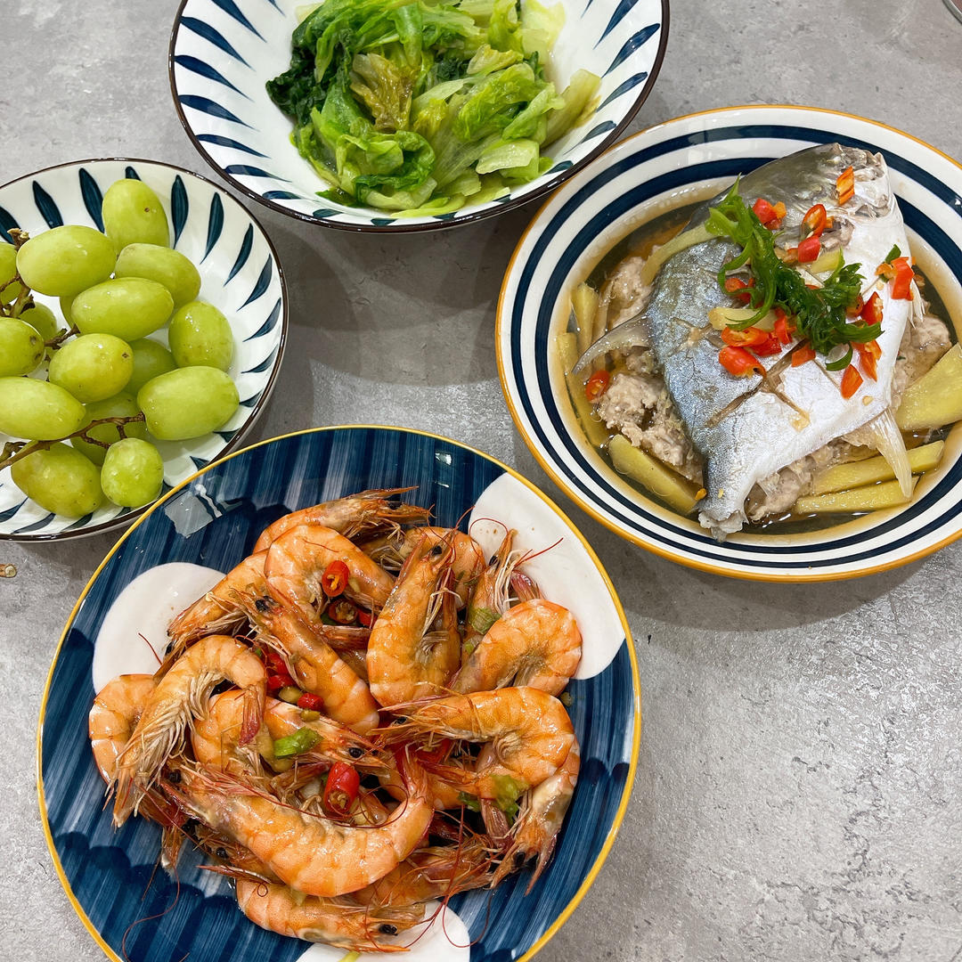 清蒸金鲳鱼，让我们用10分钟做出家宴必备的“年年有余”