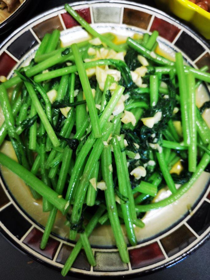 清炒茼蒿