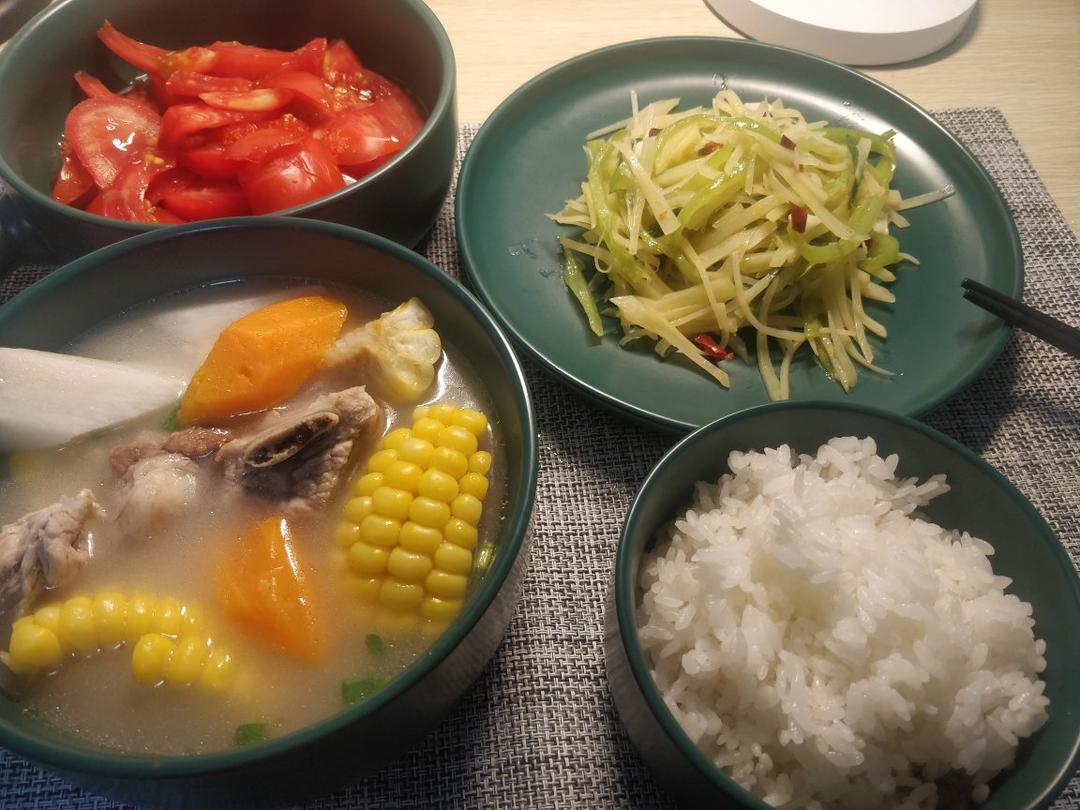 连吃三碗的玉米山药排骨汤