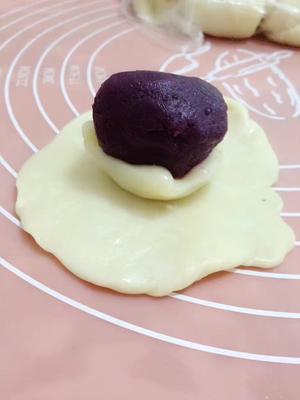 紫薯麻薯蛋黄酥的做法 步骤2