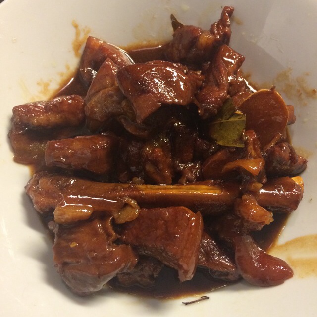 吃着碗里望着锅里的红烧肉