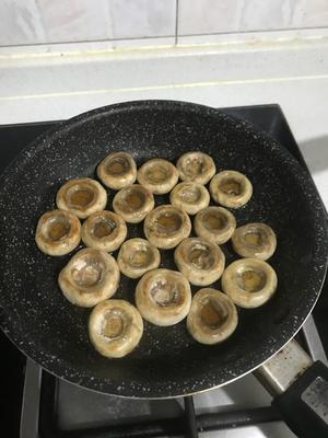 黄油口蘑的做法 步骤4
