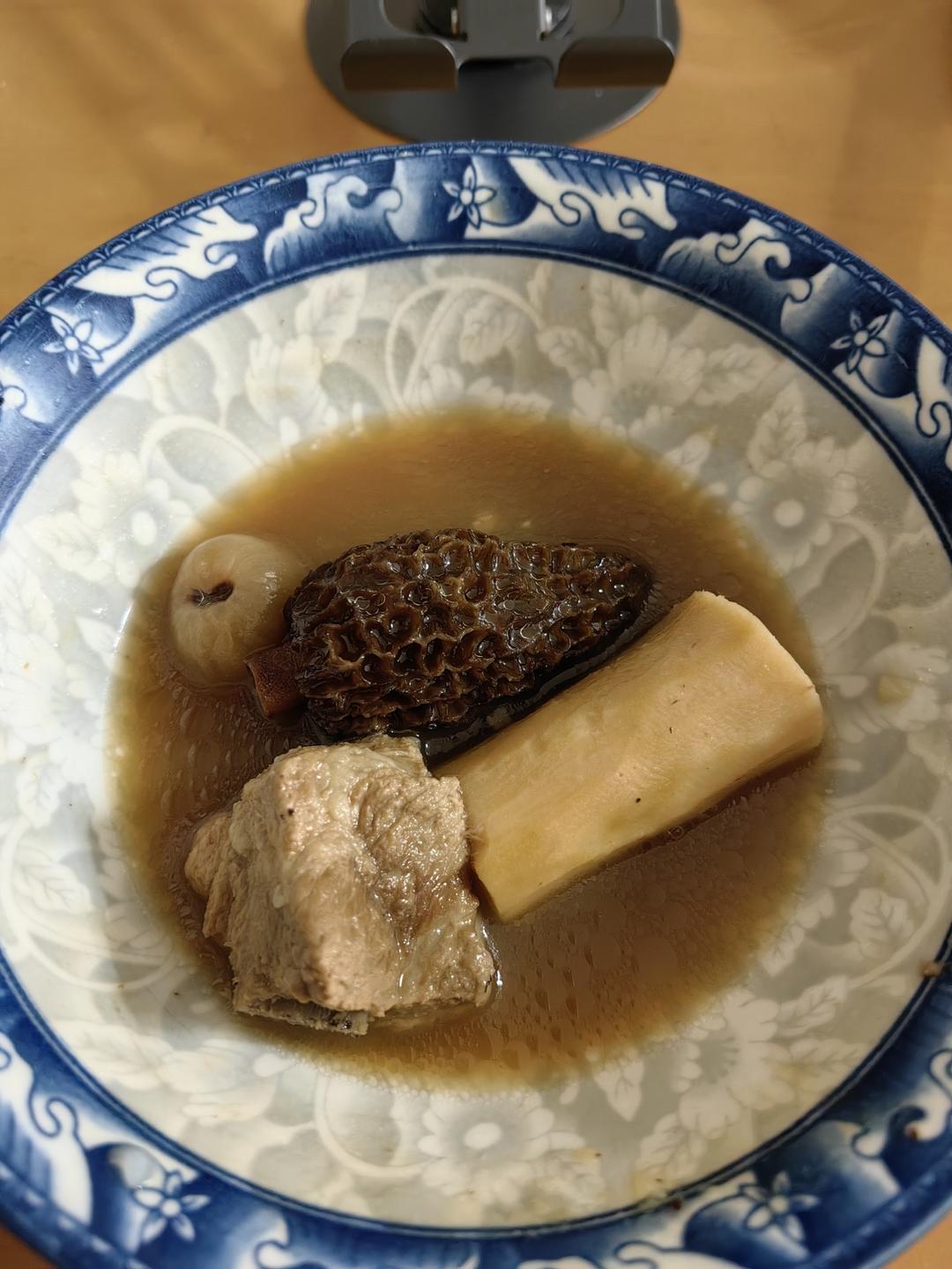 羊肚菌淮山排骨汤