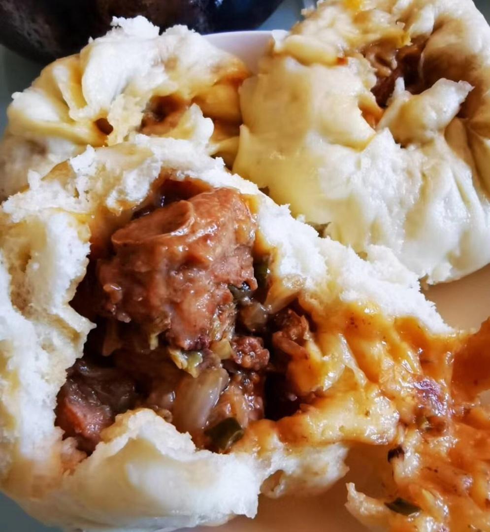 粒儿4做的山东排骨大包子