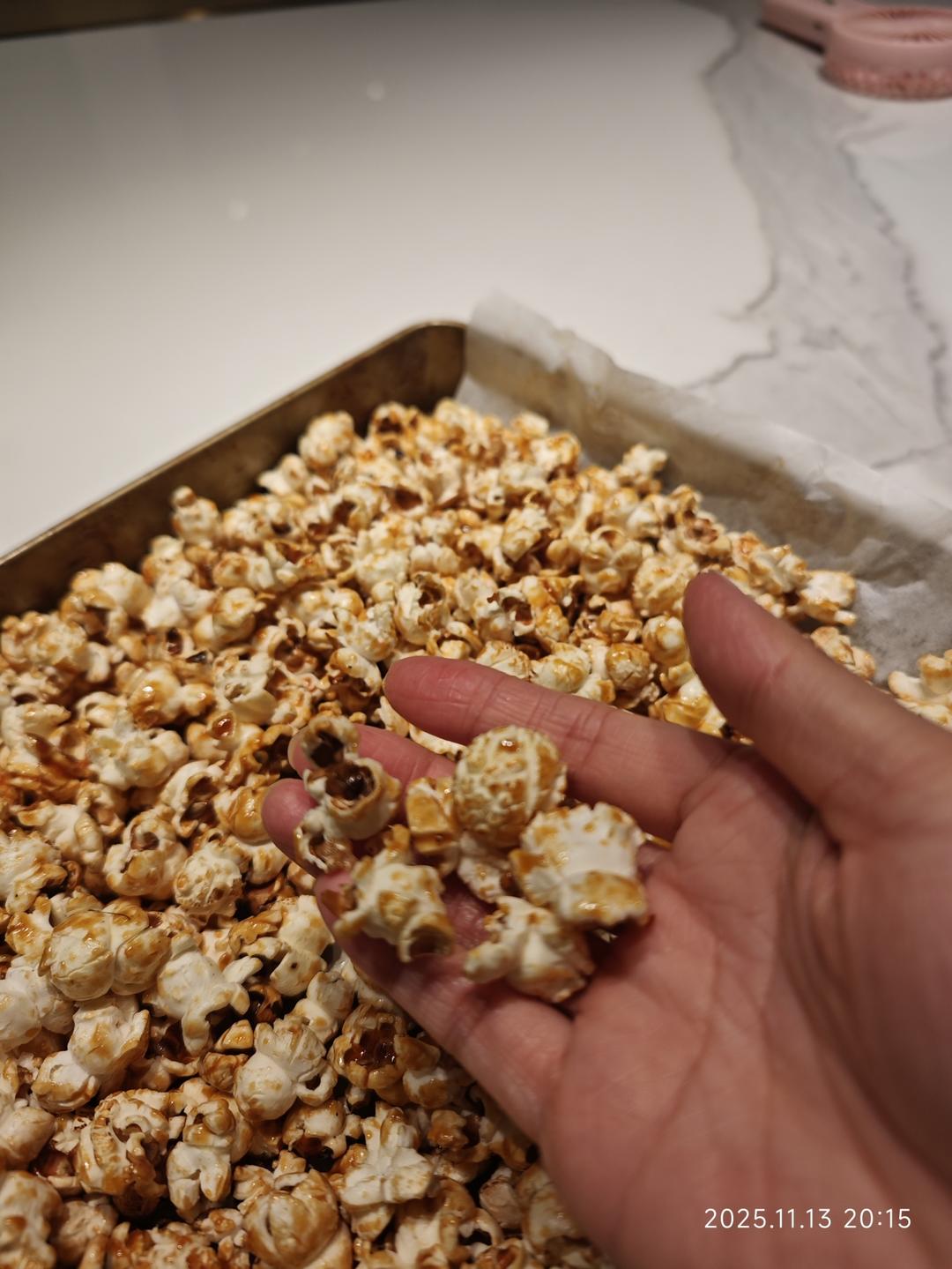 爆米花来了！！！超级简单易上手的焦糖/巧克力爆米花