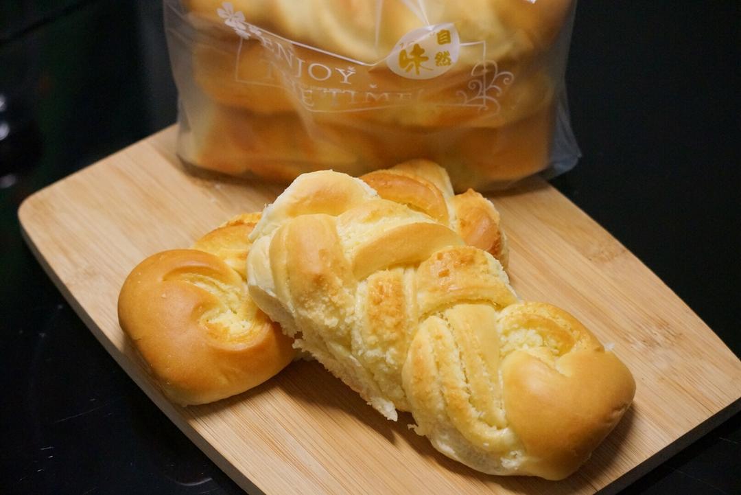 椰蓉辫子排包