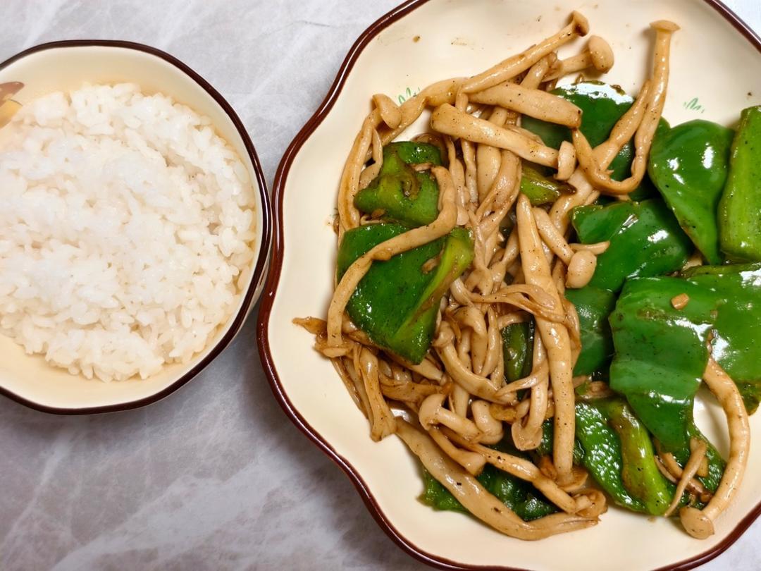 光盘神器海鲜菇炒青椒