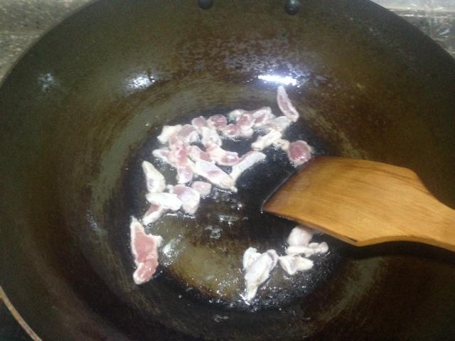 芋艿炒肉片的做法 步骤2