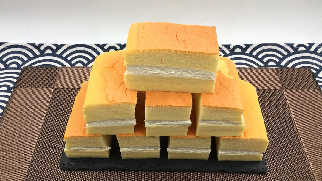 古早奶油小方，松软蛋糕，奶味绵长，一口满足。的做法