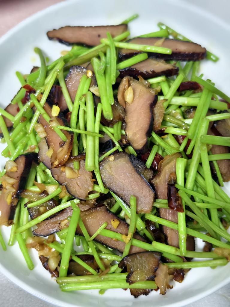 芦蒿炒腊肉