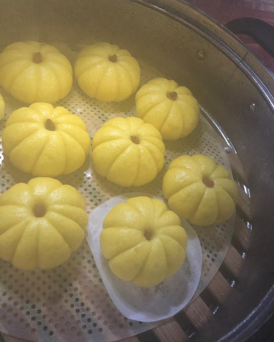 新手也可以--详解如何做出人见人爱、金黄的南瓜馒头