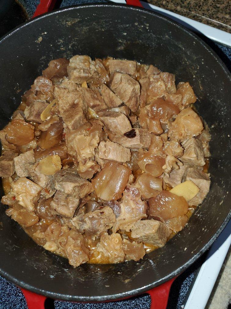 原汁原味炆牛腩