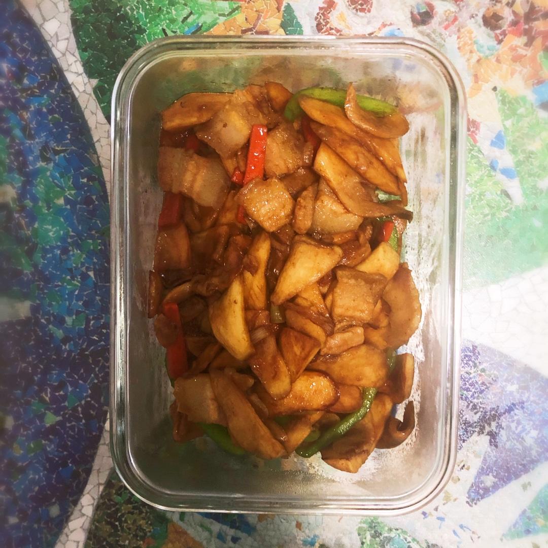 干锅杏鲍菇炒肉