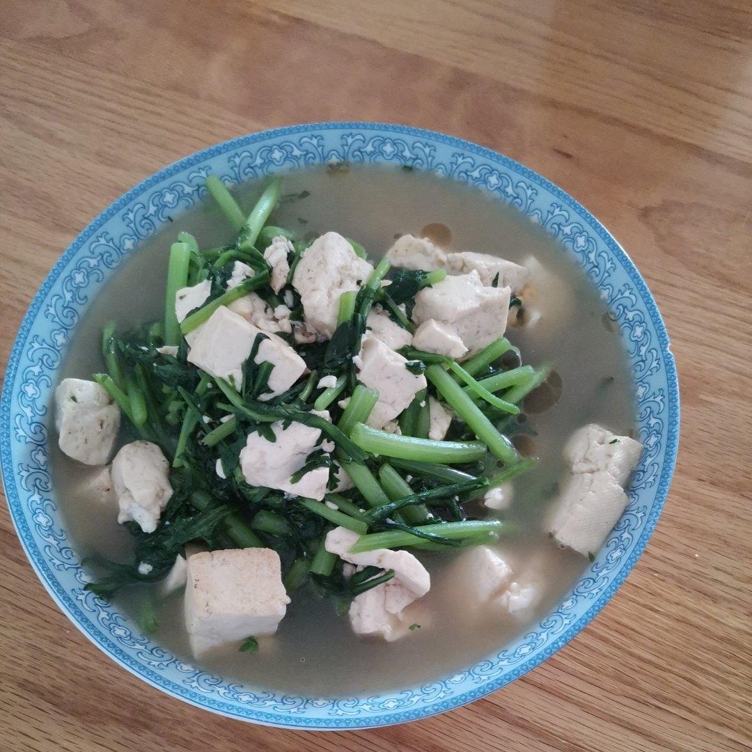 清淡鲜美的豆腐炖茼蒿