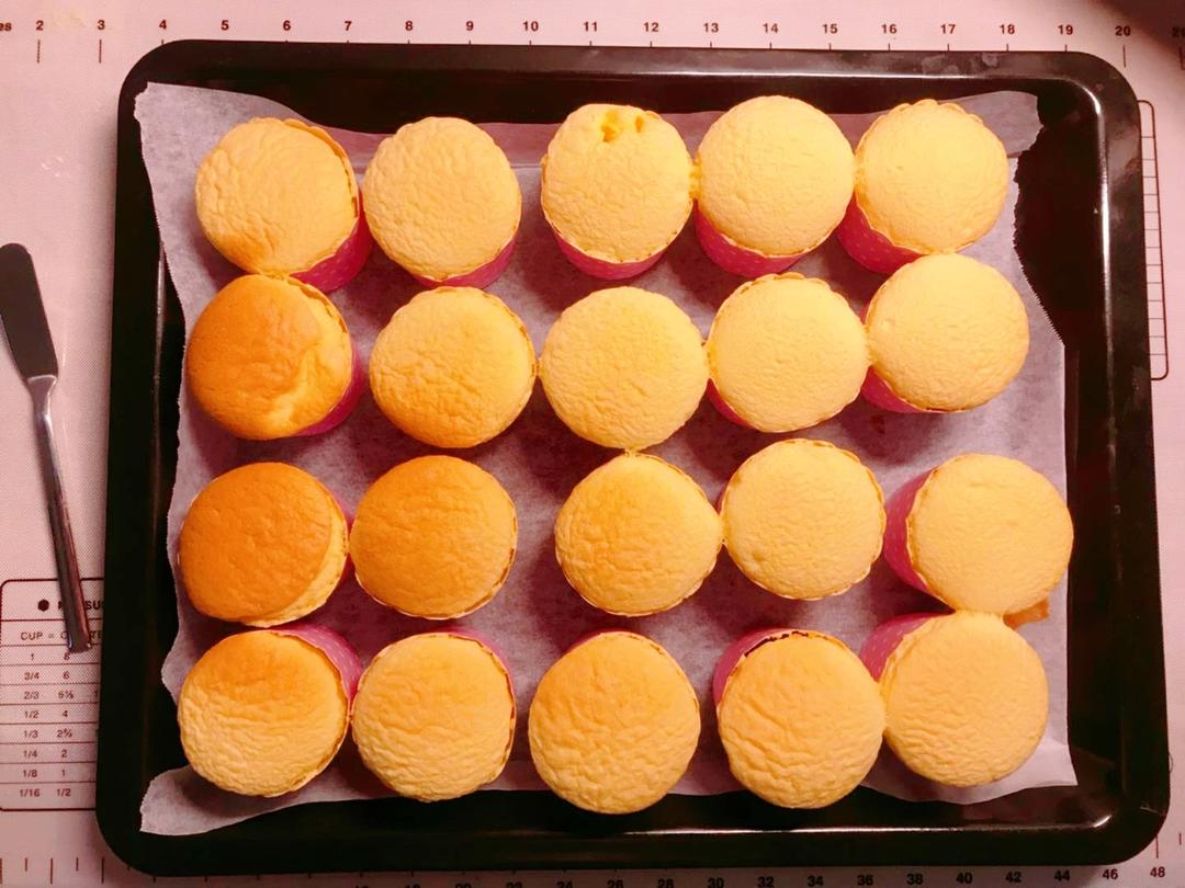 软绵绵戚风纸杯蛋糕