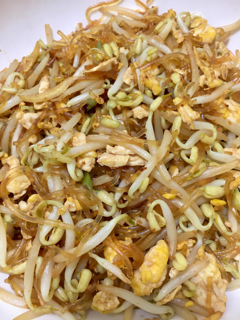 家庭版炒合菜【绿豆芽粉条炒鸡蛋】