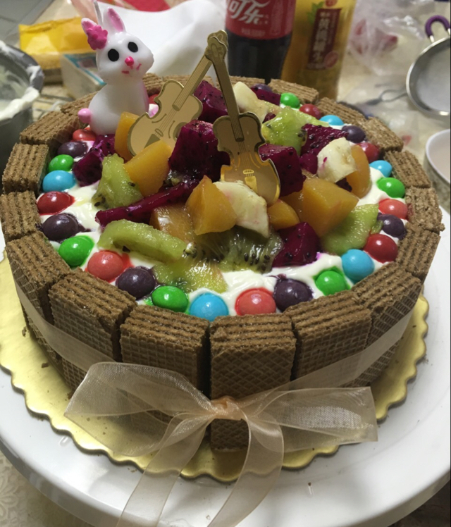 生日蛋糕教程【威化饼干围边】