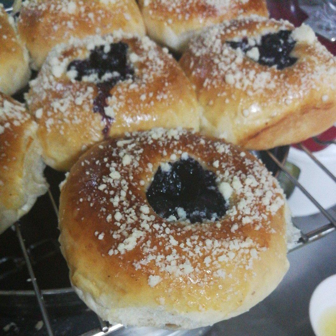 蓝莓蓝莓我爱你～蓝莓爆浆面包