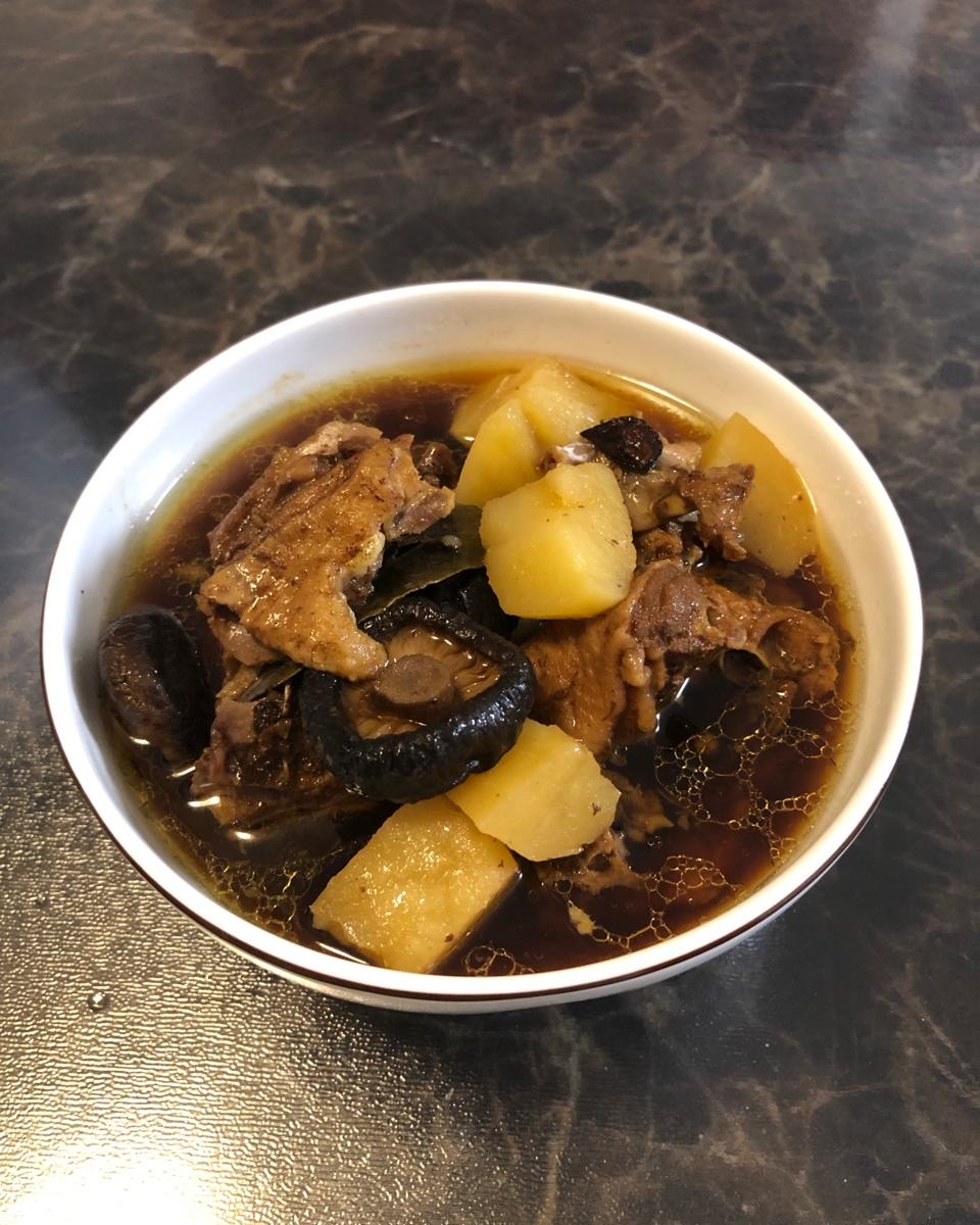 小鸡炖蘑菇