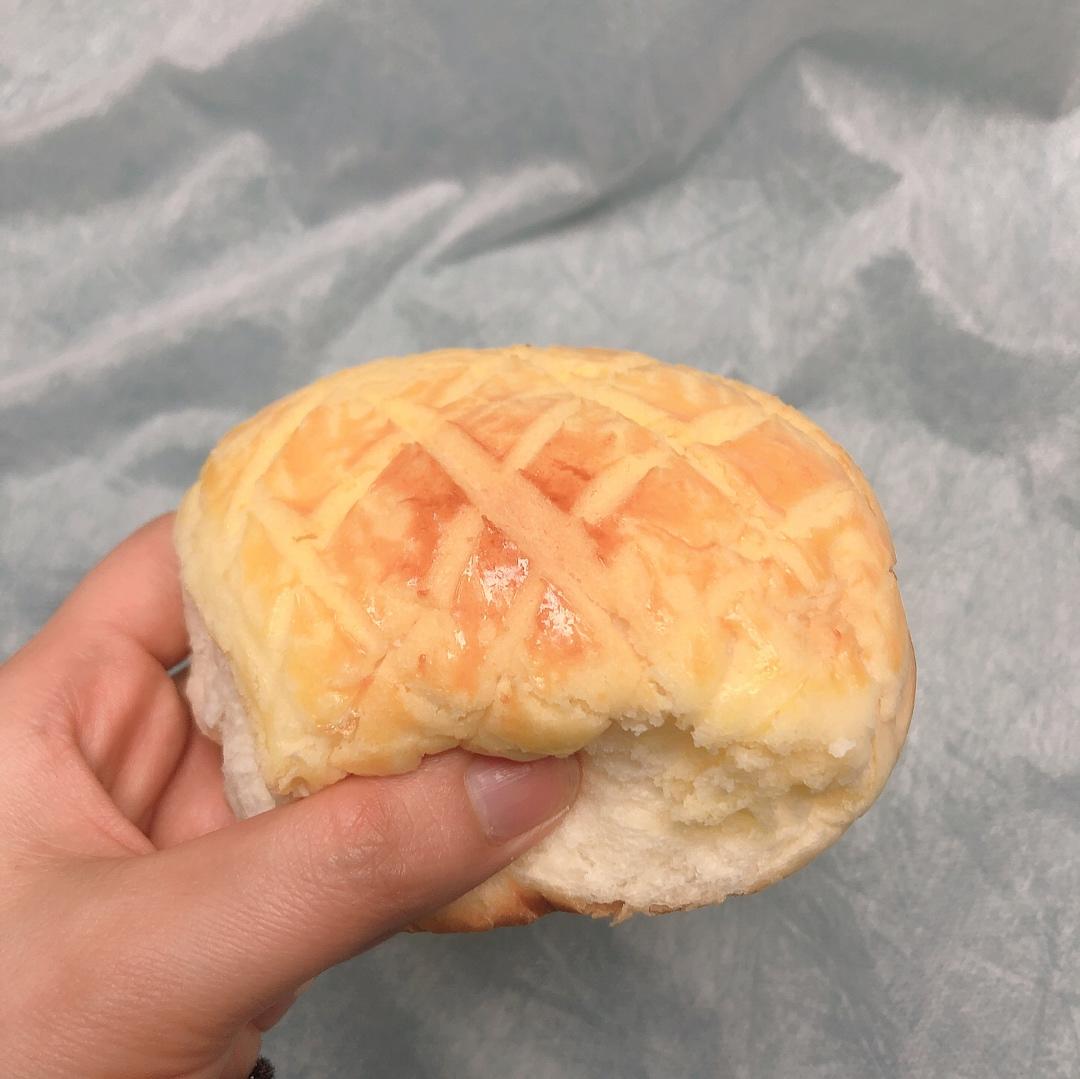 好吃到炸裂的港式菠萝包（附带制作酥皮的小视频）