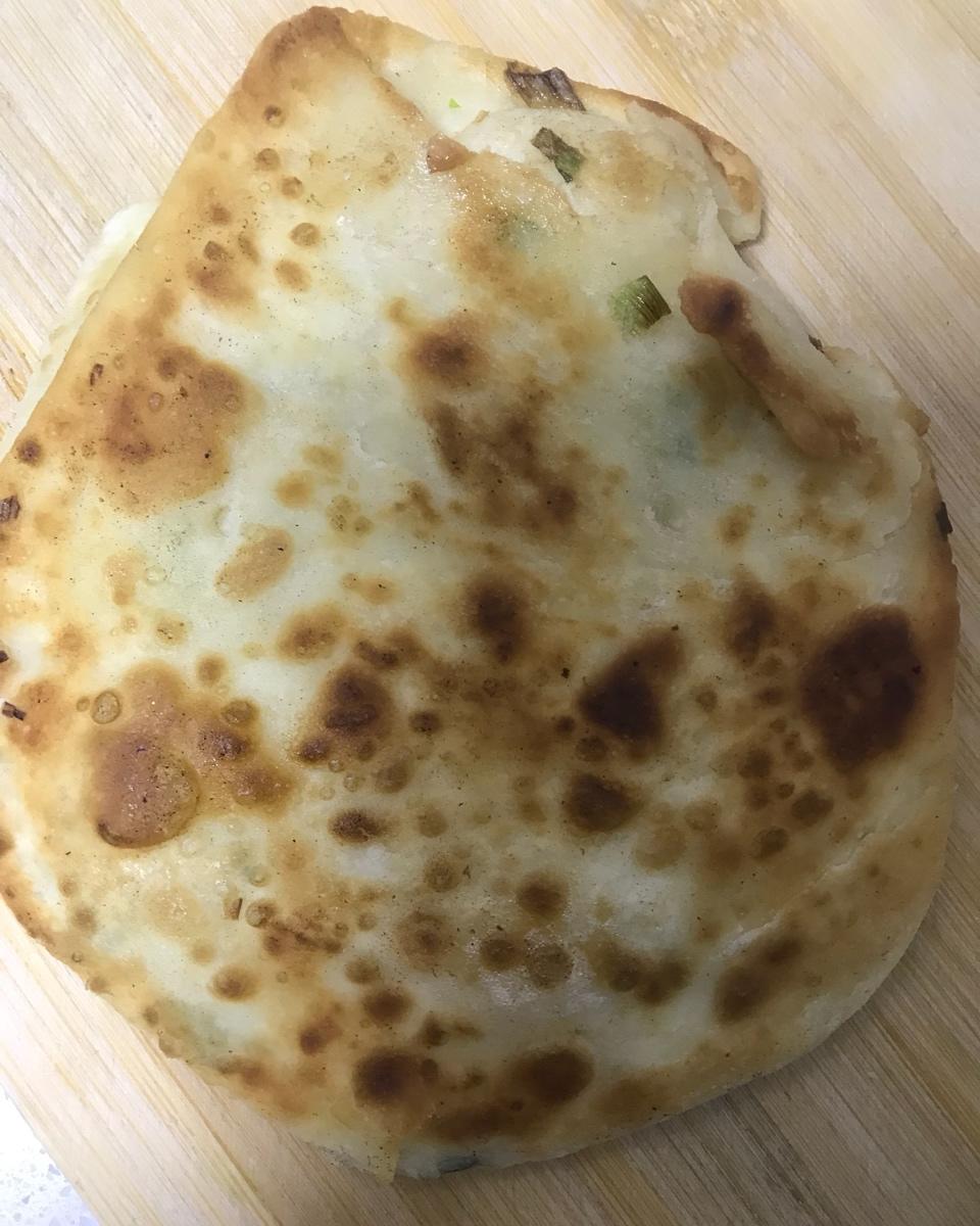 烫面葱油饼（家常简单版）