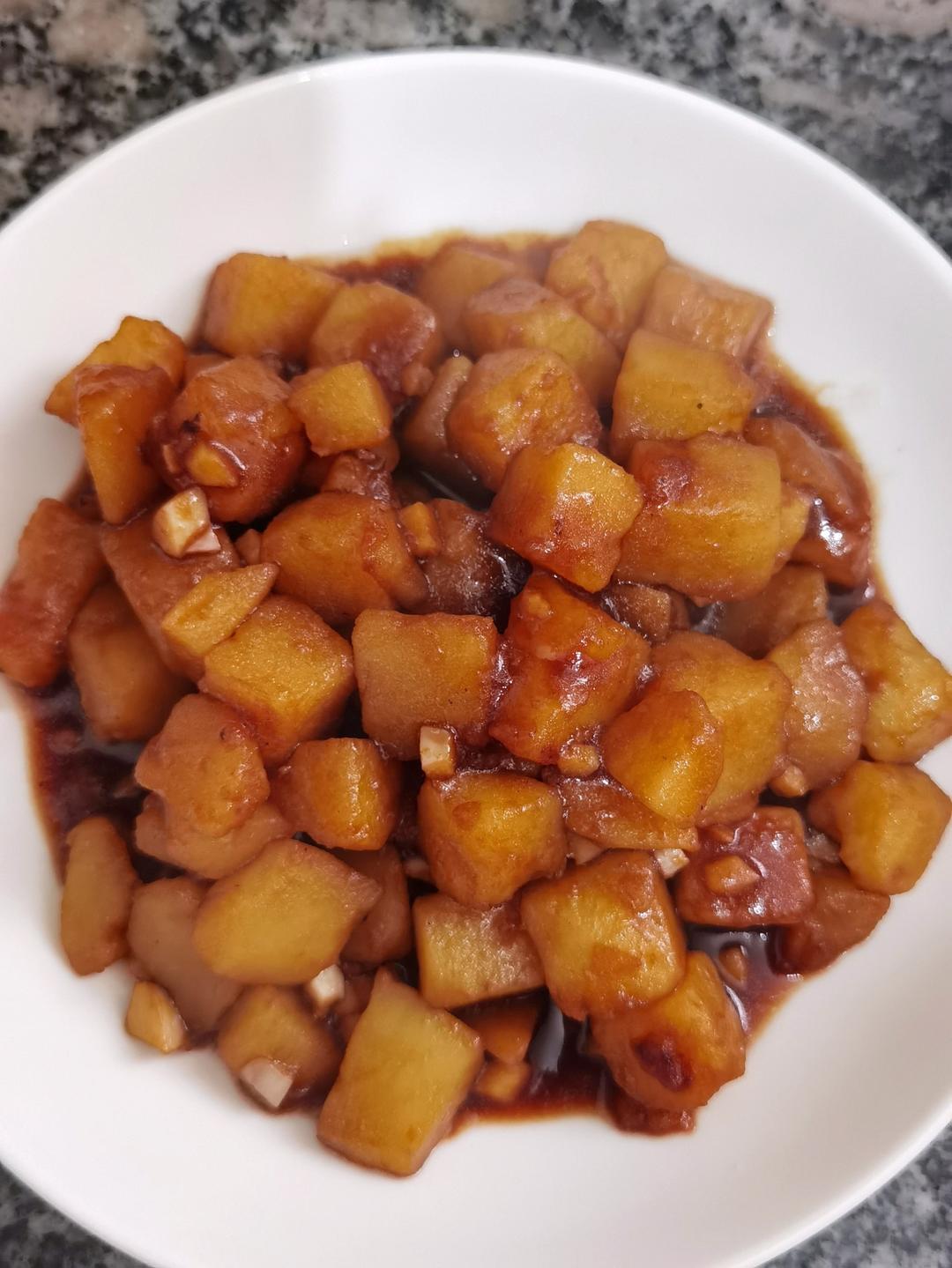 🔥巨下饭，软糯入味！比肉还好吃的红烧土豆