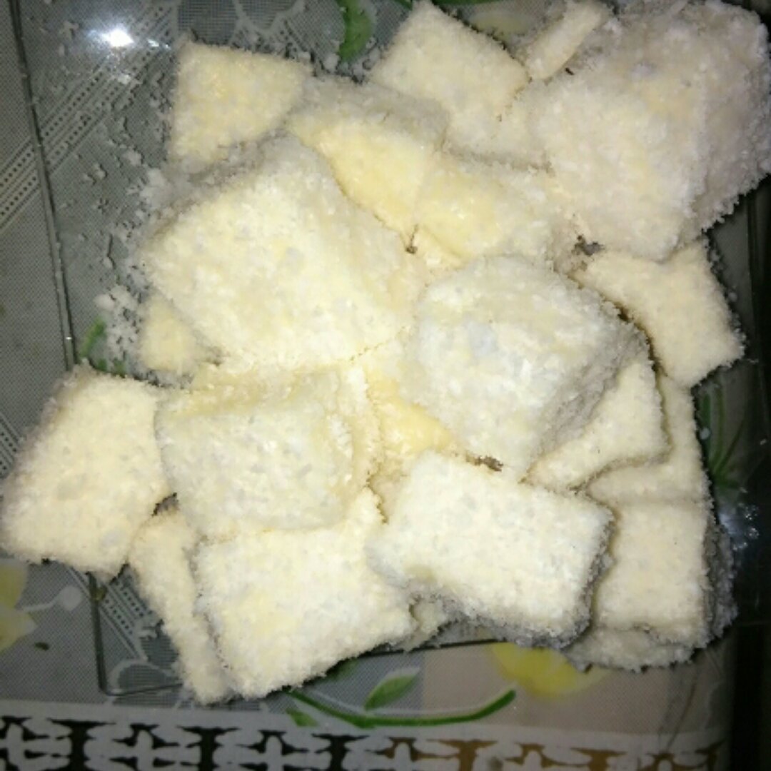 椰丝牛奶小方糕