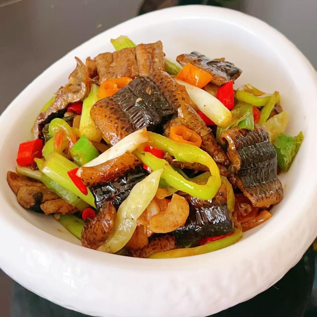 干锅炝鳝鱼段