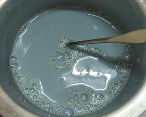 蓝豆奶龟苓膏燕菜月饼的做法 步骤3