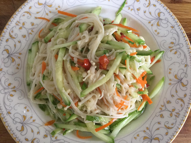 凉拌金针菇