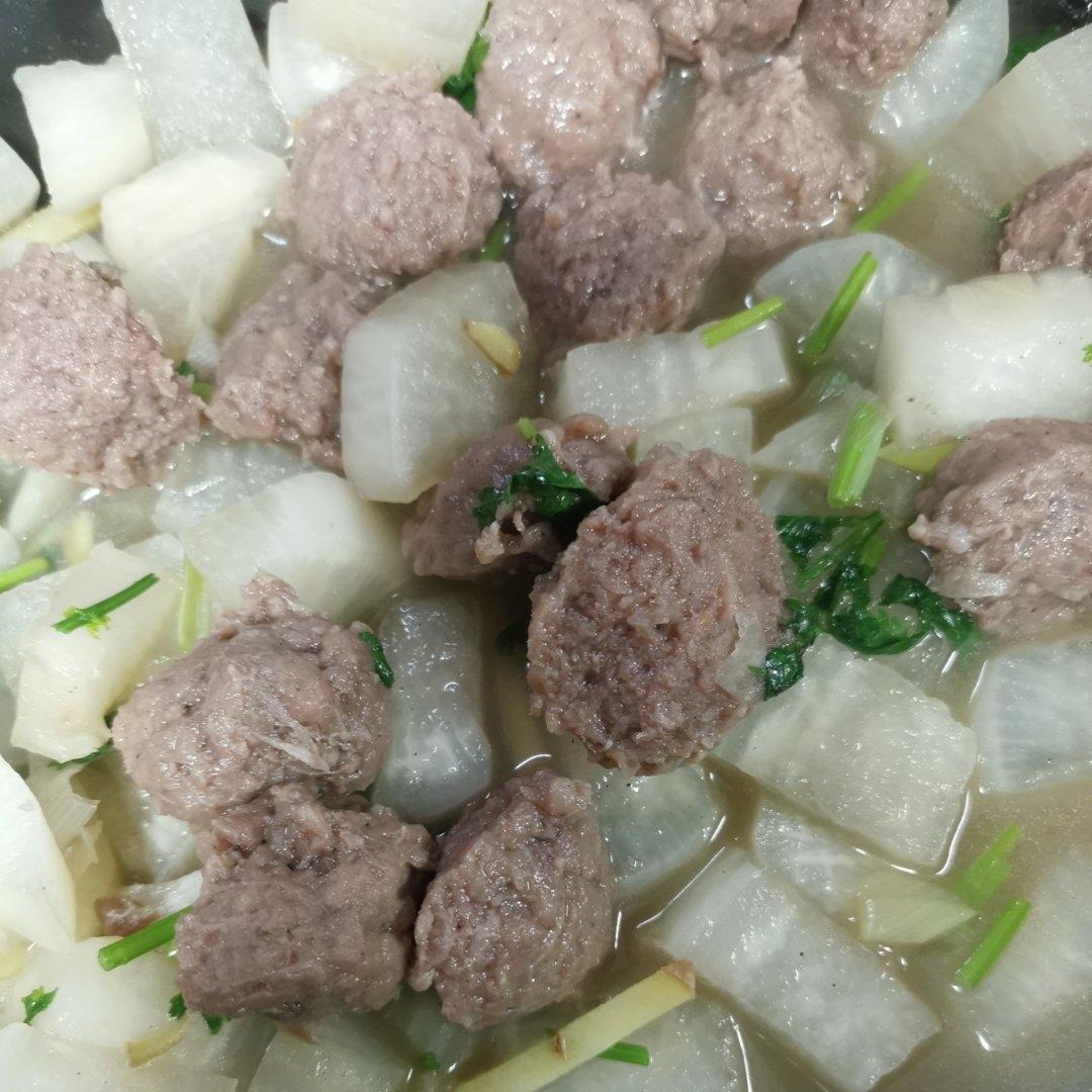 清炖白萝卜牛肉丸子汤
