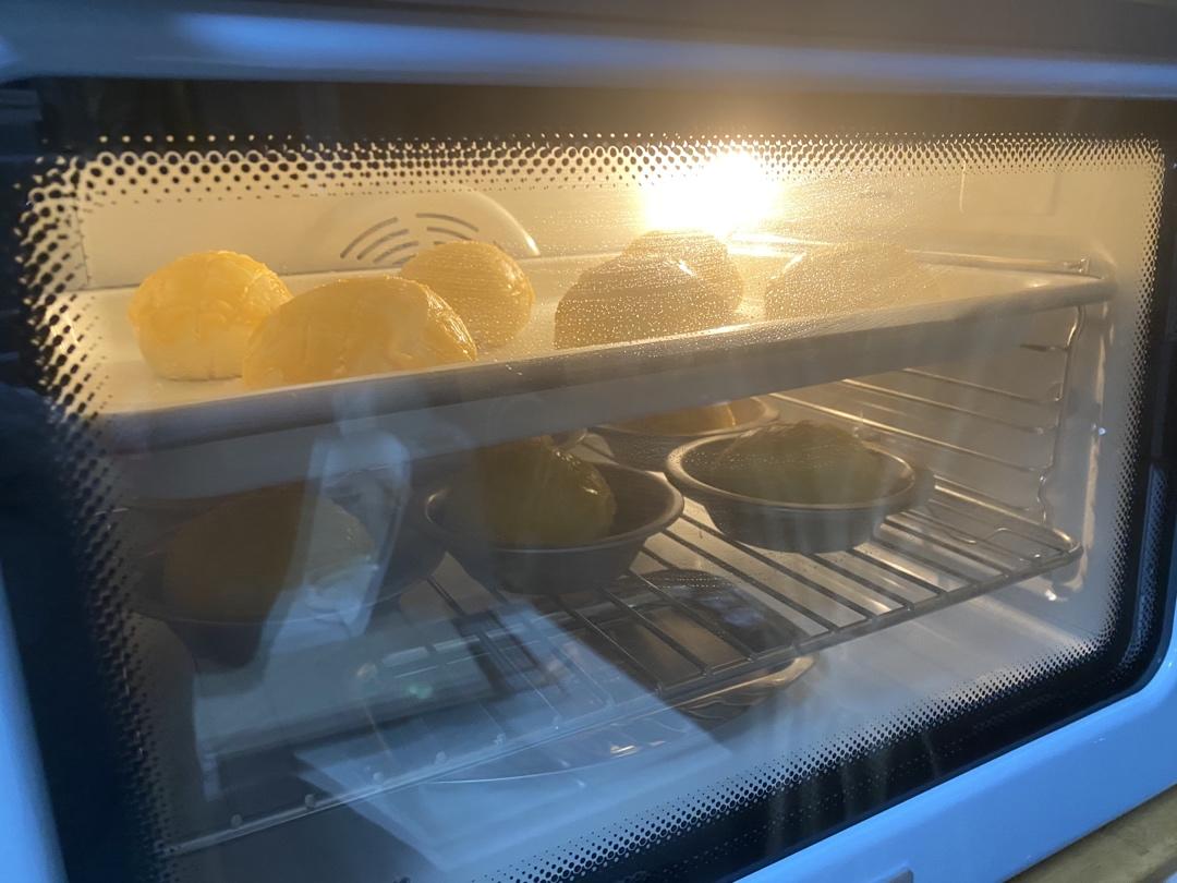 好吃到炸裂的港式菠萝包（附带制作酥皮的小视频）