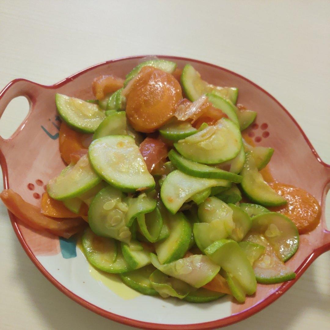西红柿炒西葫芦