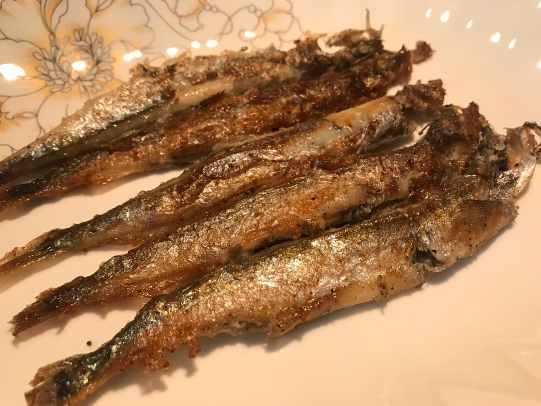 香煎多春鱼