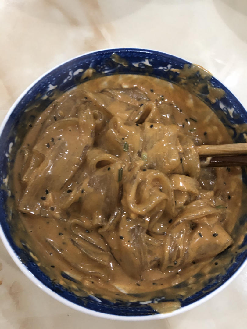 秒杀小夜市的麻酱流汁宽粉