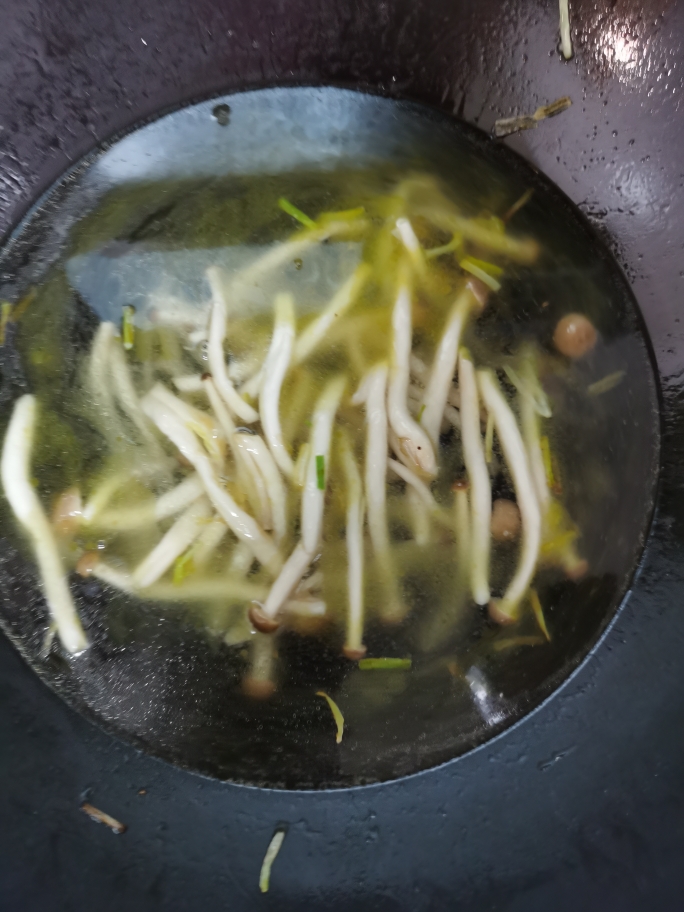 无添加肉丸蟹味菇汤的做法 步骤3