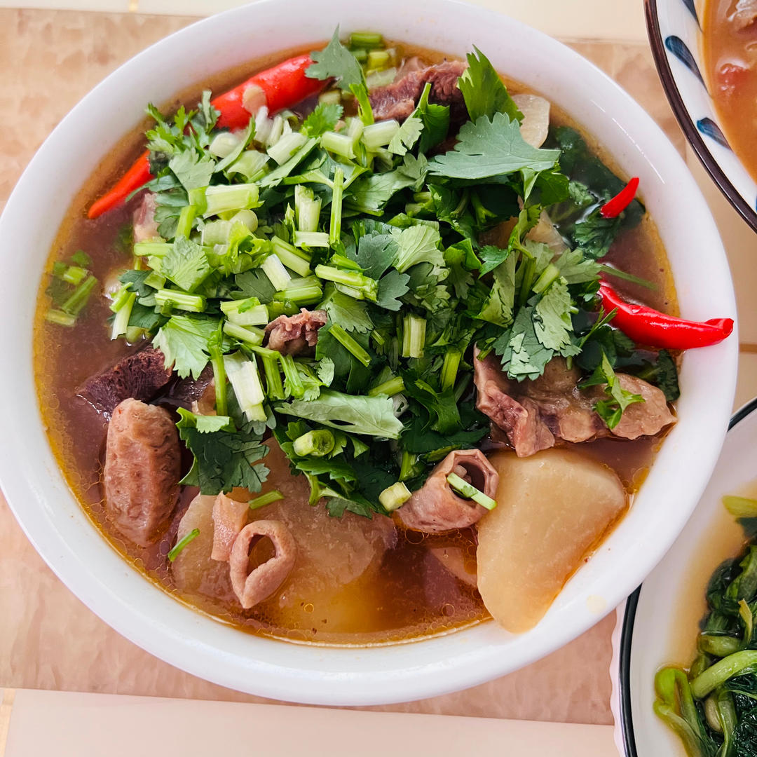 沙茶萝卜牛杂煲