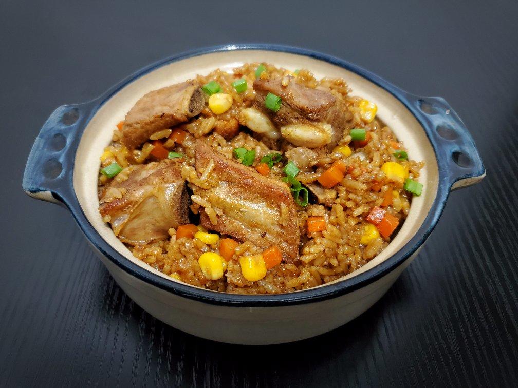 【排骨焖饭】