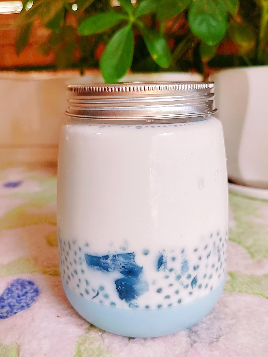 蝶豆花奶冻西米露