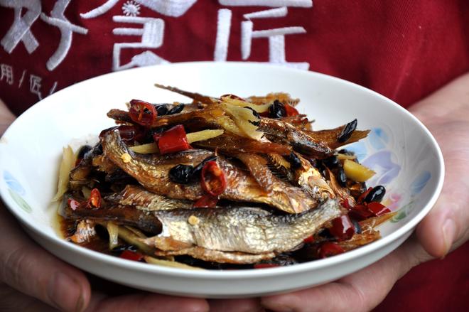 干辣椒豆豉蒸火焙鱼的做法