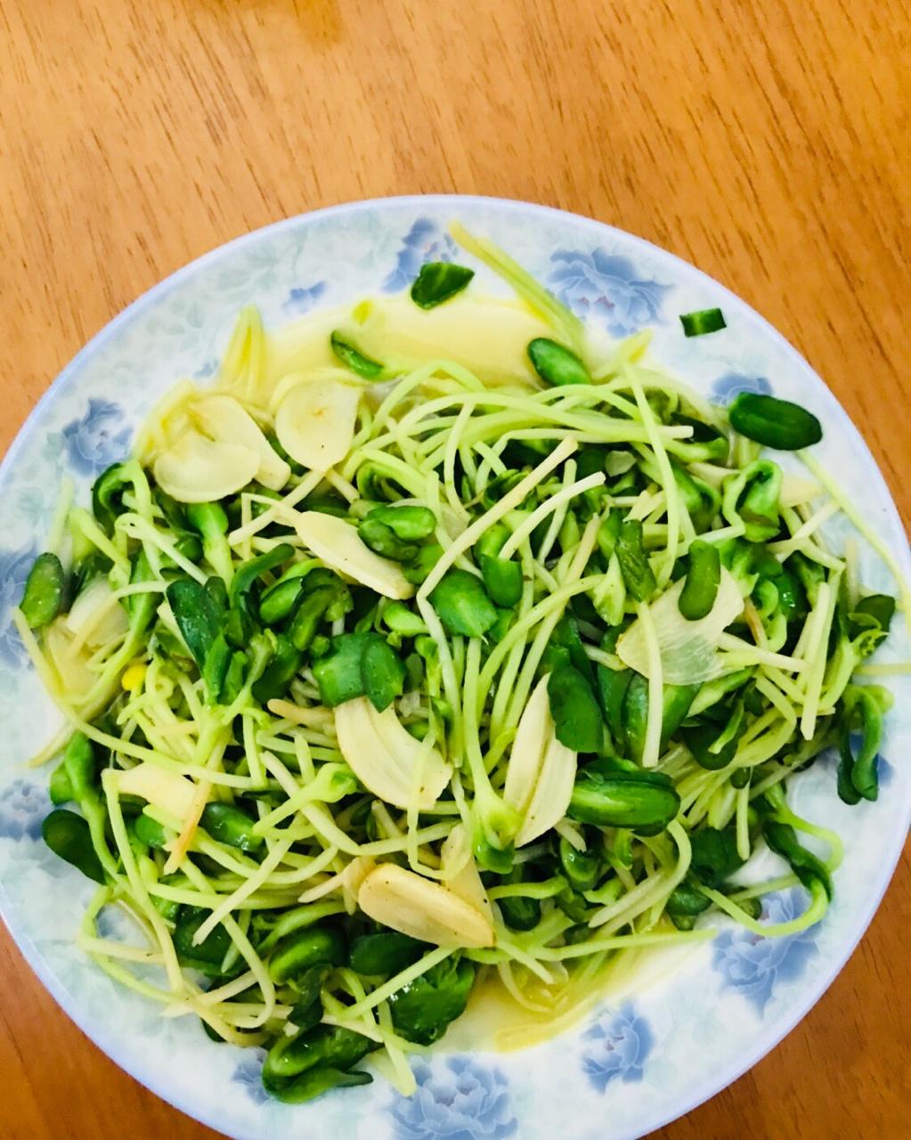 炝炒黑豆苗（珍珠苗）