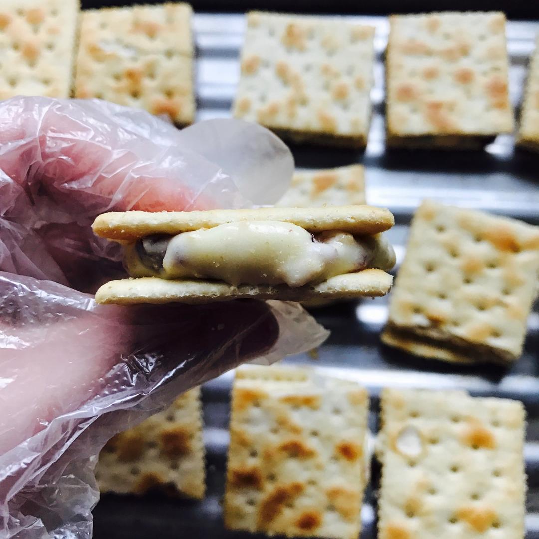 牛轧糖夹心苏打饼干