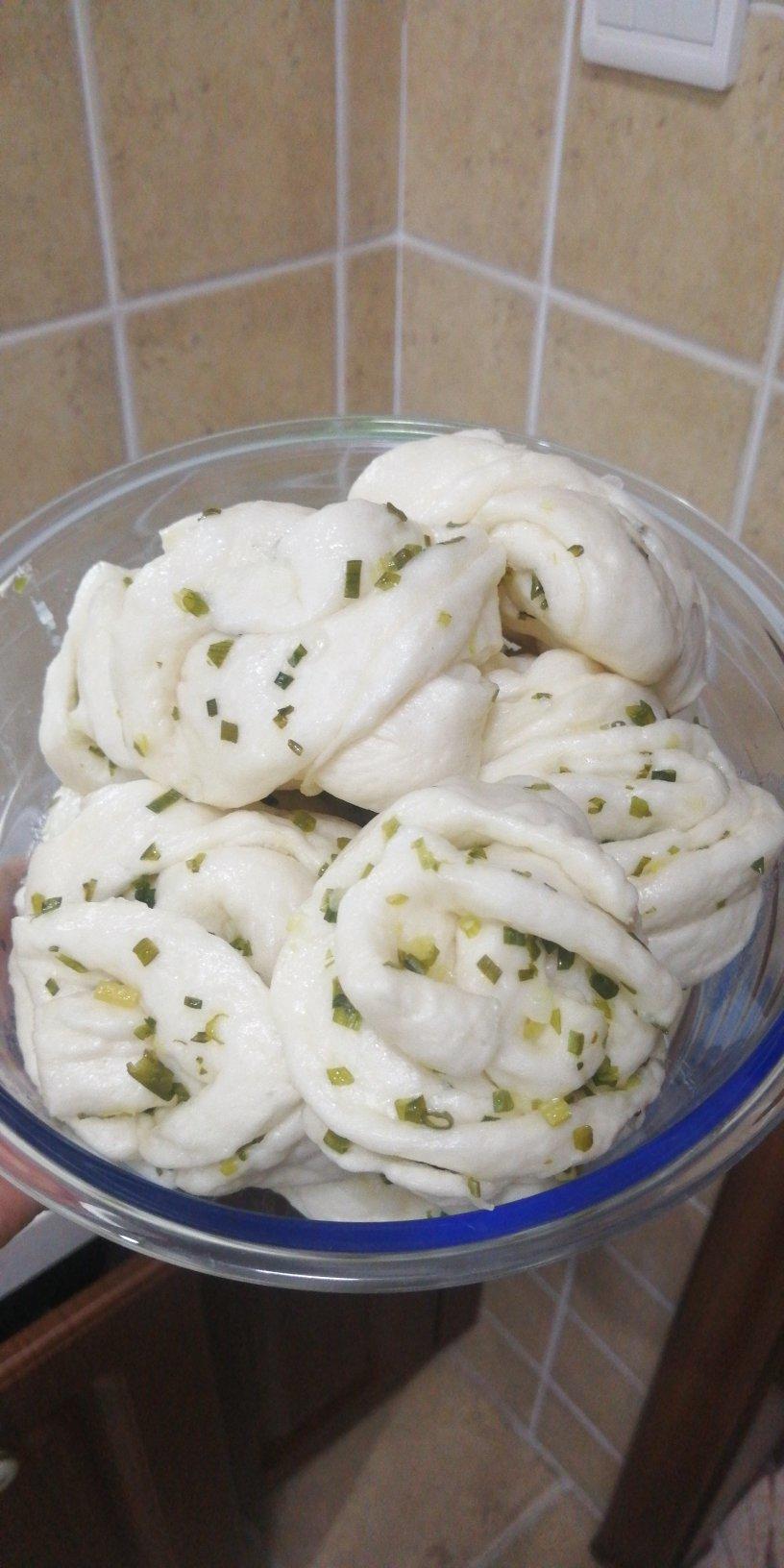 7分钟快速揉出光滑的刀切馒头（后附有葱花卷流程）