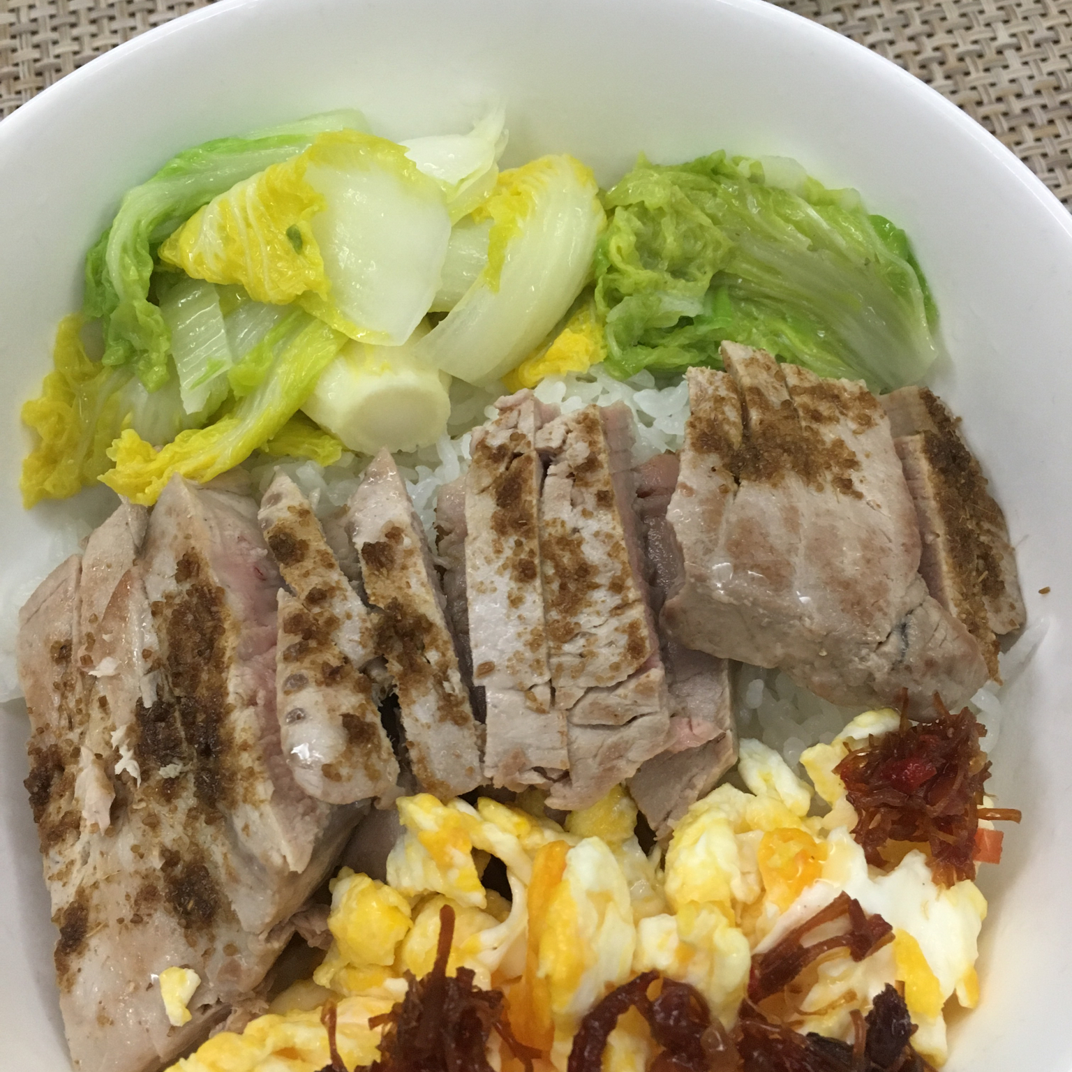 嫩煎金枪鱼Seared Ahi Tuna